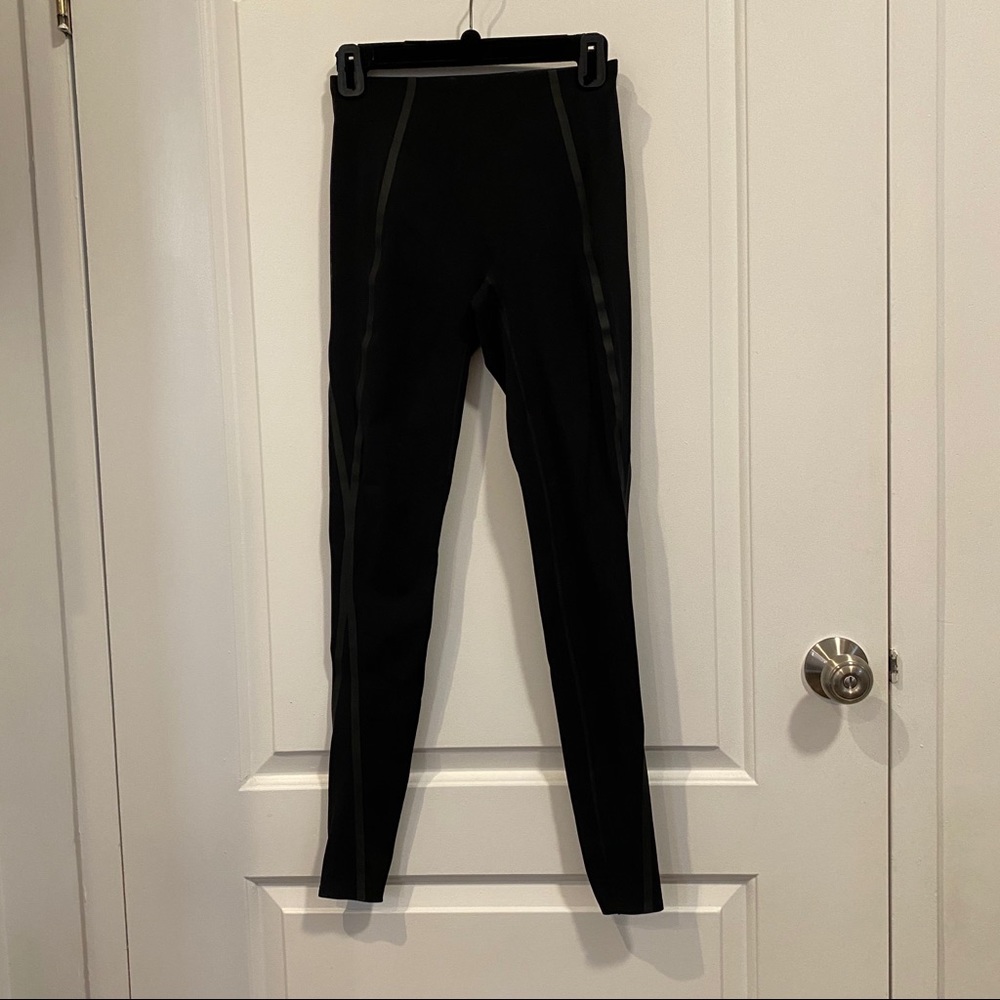 Spanx Every•Wear Mesh Contour Leggings - Picture 8 of 8